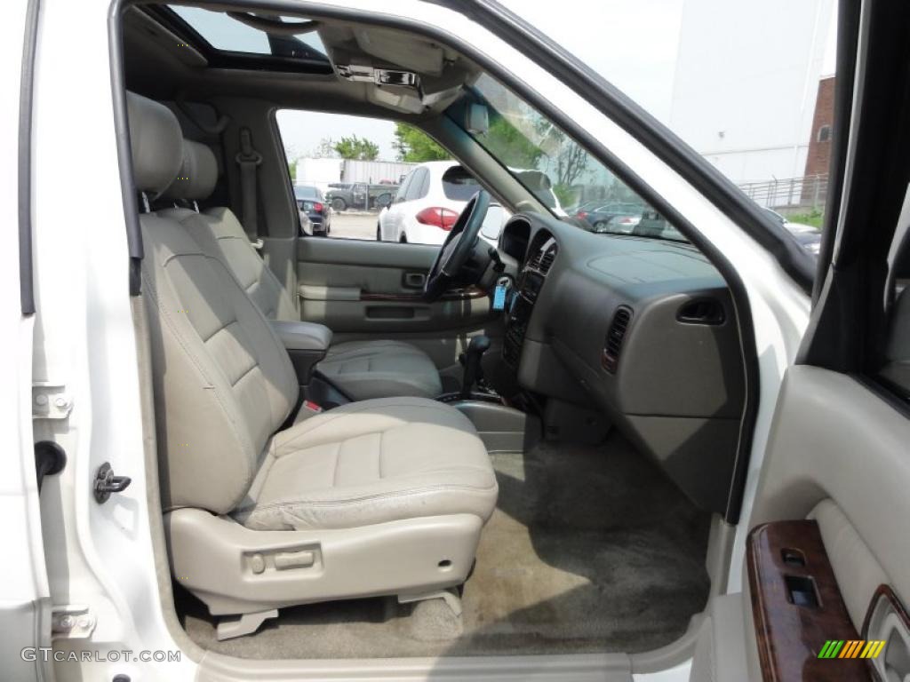 1997 QX4 4x4 - White Pearl Tri-Coat / Beige photo #21