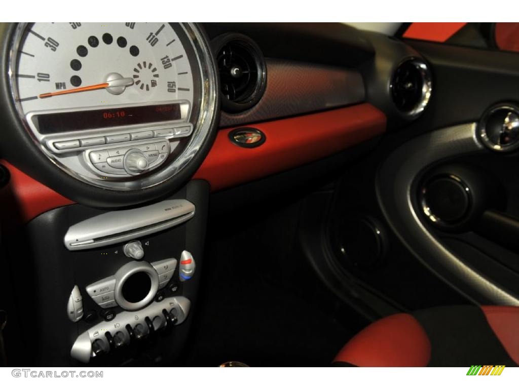 2007 Cooper S Hardtop - Chili Red / Rooster Red/Carbon Black photo #23