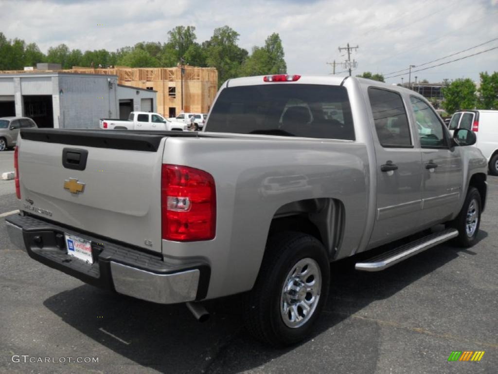 2009 Silverado 1500 LS Crew Cab - Silver Birch Metallic / Dark Titanium photo #4