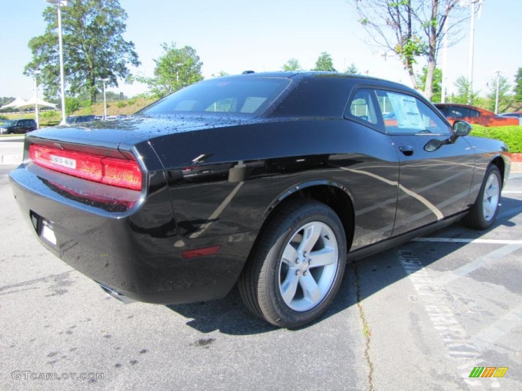 2011 Challenger SE - Brilliant Black Crystal Pearl / Dark Slate Gray photo #3