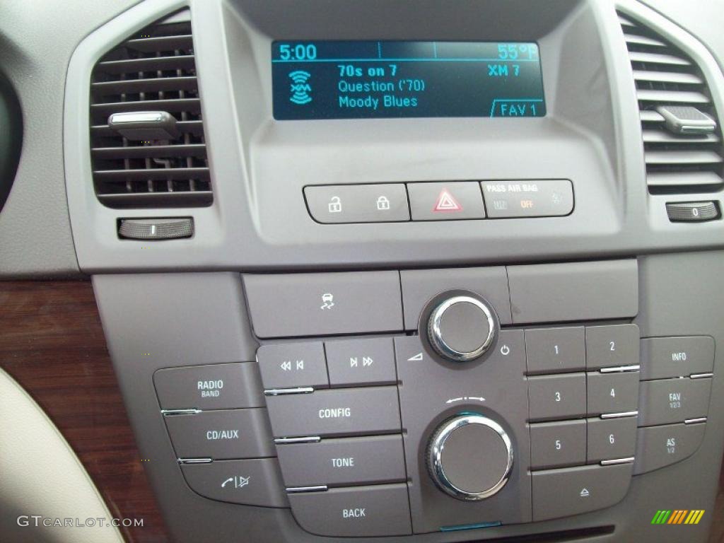 2011 Buick Regal CXL Controls Photo #48890187