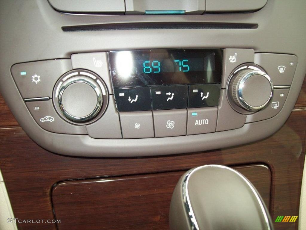 2011 Buick Regal CXL Controls Photo #48890439