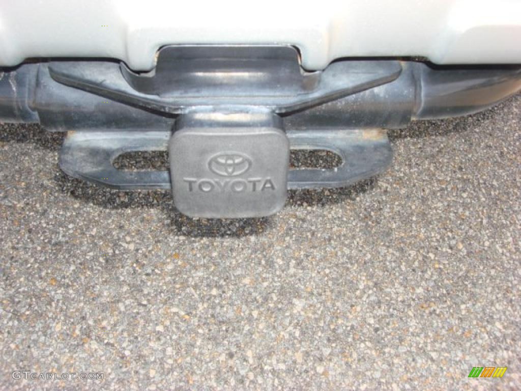 2004 4Runner SR5 4x4 - Natural White / Stone photo #12