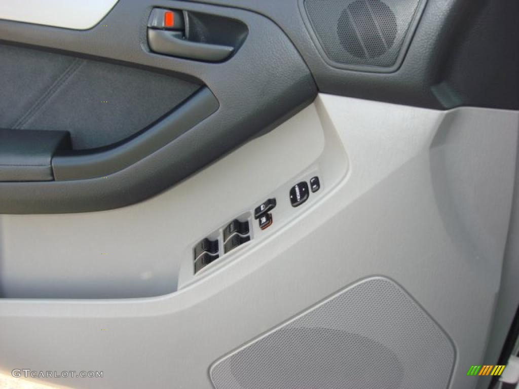2004 4Runner SR5 4x4 - Natural White / Stone photo #14