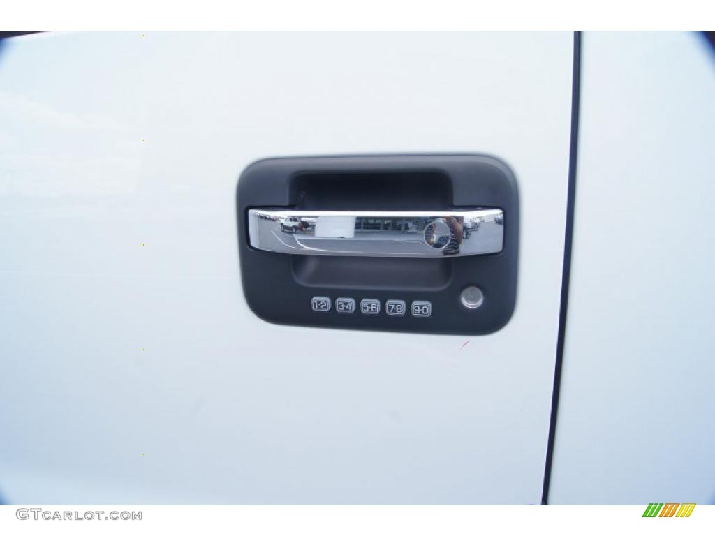 2011 F150 XLT SuperCab 4x4 - Oxford White / Pale Adobe photo #38