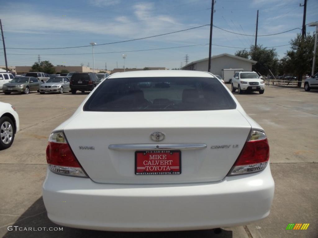 2006 Camry LE - Super White / Stone Gray photo #4