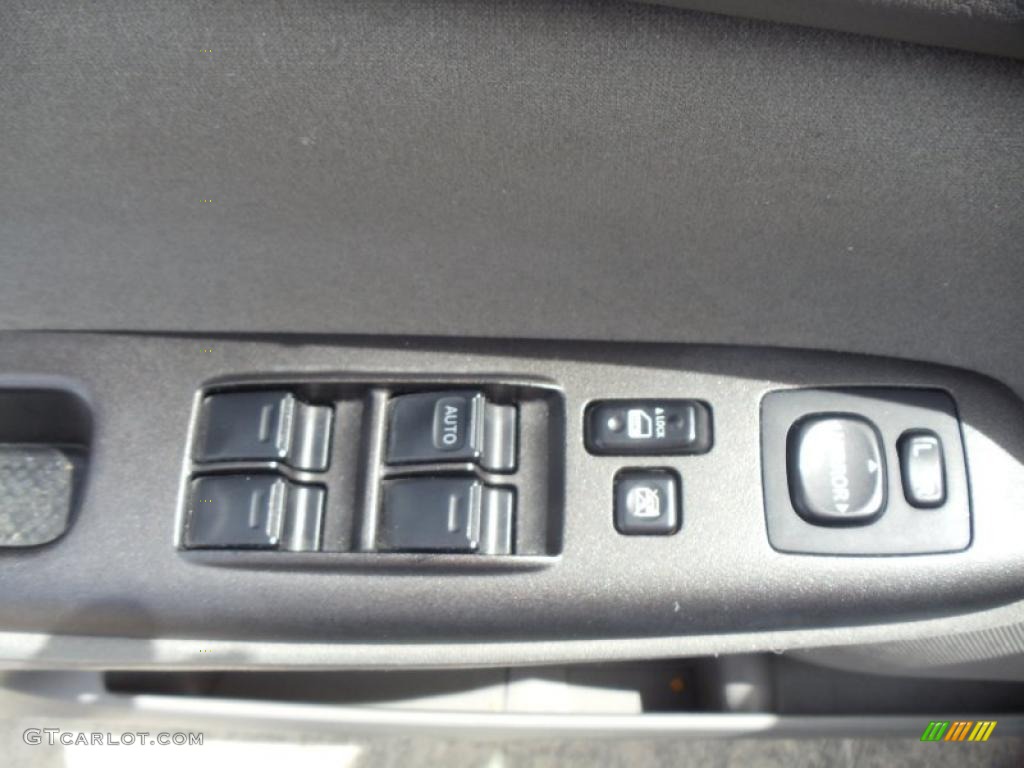 2006 Camry LE - Super White / Stone Gray photo #8