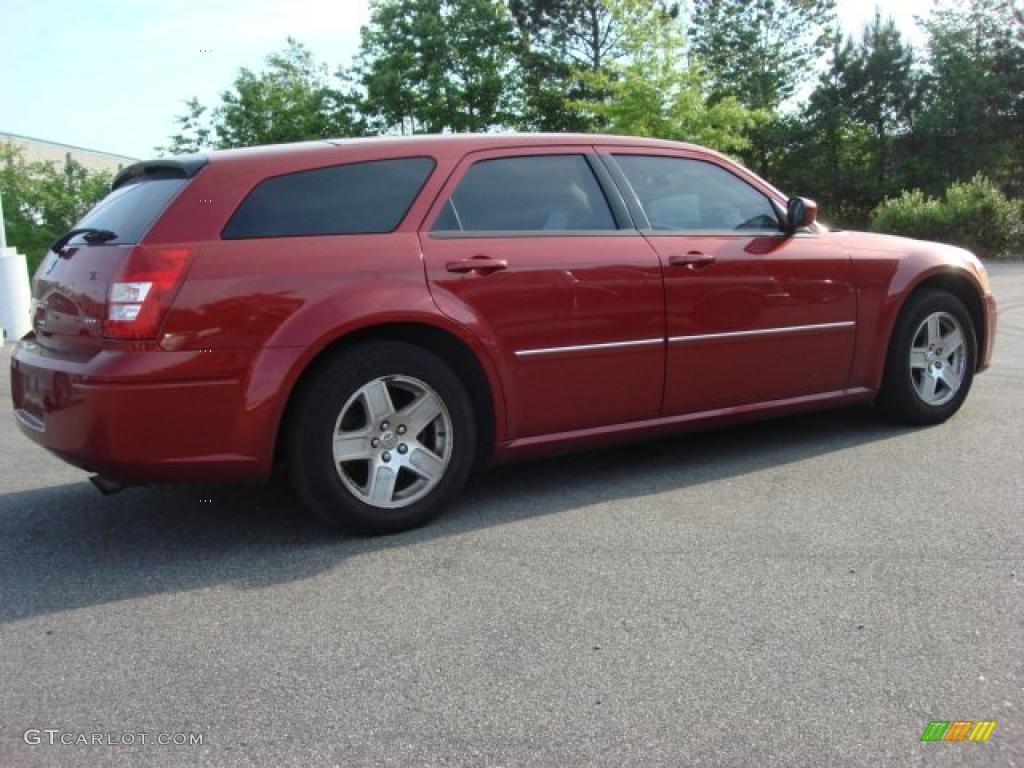 2006 Magnum SXT - Inferno Red Crystal Pearl / Dark Slate Gray/Light Graystone photo #5