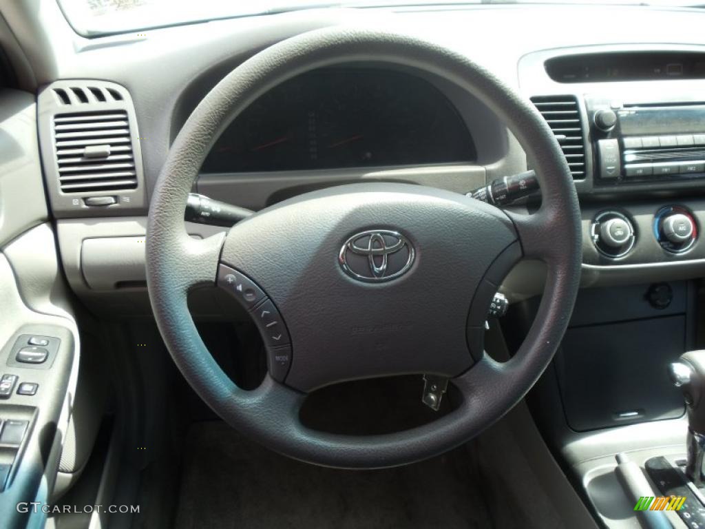 2006 Camry LE - Super White / Stone Gray photo #10