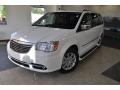 Stone White - Town & Country Touring - L Photo No. 2