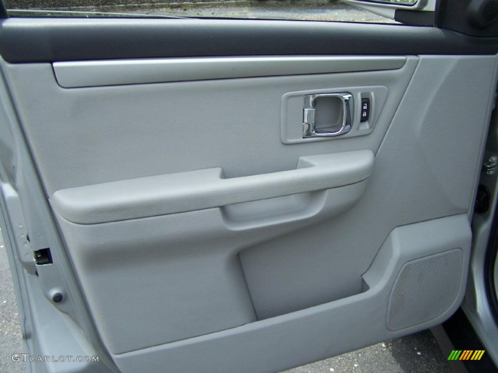 2008 Suzuki XL7 Standard XL7 Model Grey Door Panel Photo #48902715