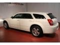 2005 Cool Vanilla White Dodge Magnum SXT AWD  photo #3