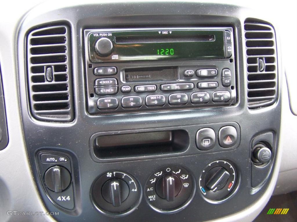 2002 Ford Escape XLS 4WD Controls Photo #48903705