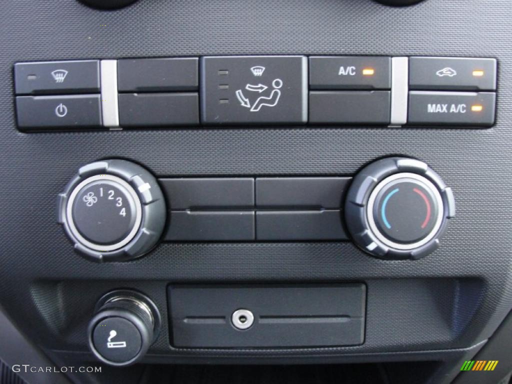 2011 Ford F150 XLT SuperCab Controls Photo #48906069