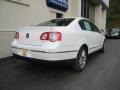 Candy White - Passat Lux Sedan Photo No. 3