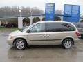 2005 Linen Gold Metallic Dodge Caravan SXT  photo #2