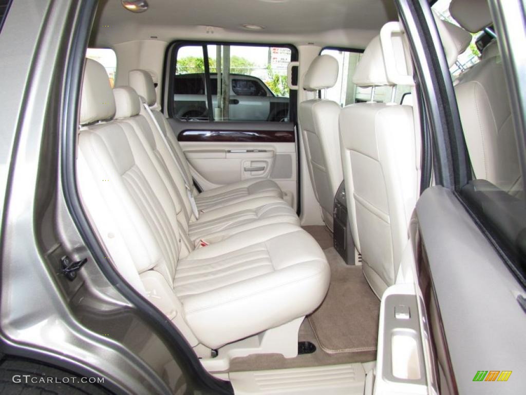 Light Parchment Interior 2004 Lincoln Aviator Luxury Photo #48909384
