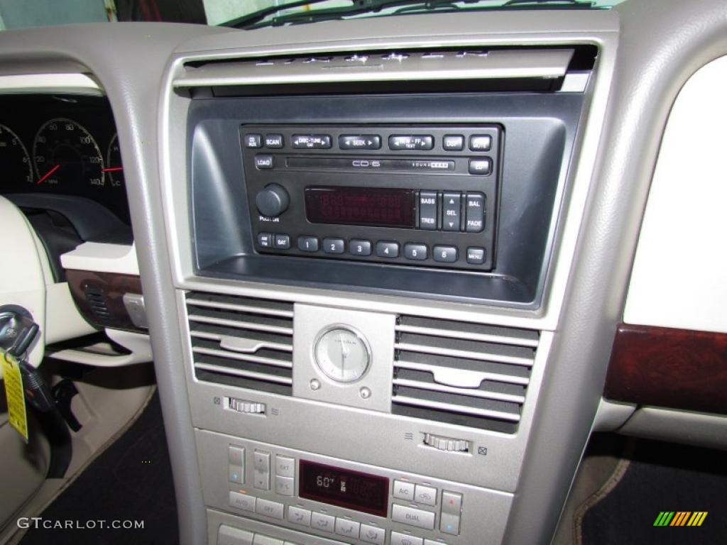 2004 Lincoln Aviator Luxury Controls Photo #48909441