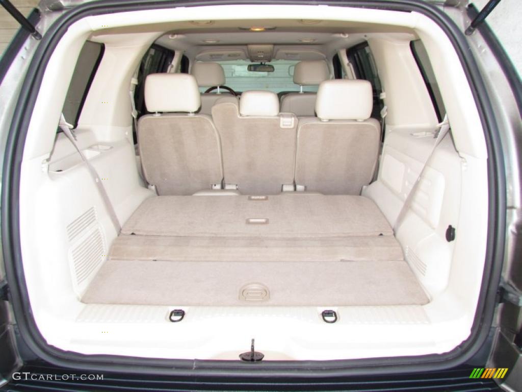 2004 Lincoln Aviator Luxury Trunk Photo #48909477
