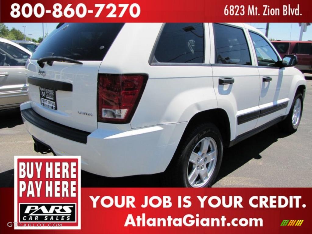 2005 Grand Cherokee Laredo - Stone White / Medium Slate Gray photo #3