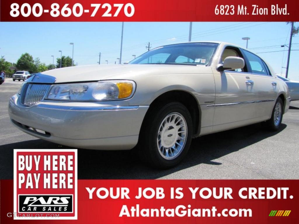 Ivory Parchment Pearl Tri Coat Lincoln Town Car