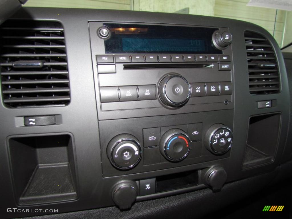 2009 Chevrolet Silverado 1500 LT Extended Cab Controls Photo #48911958