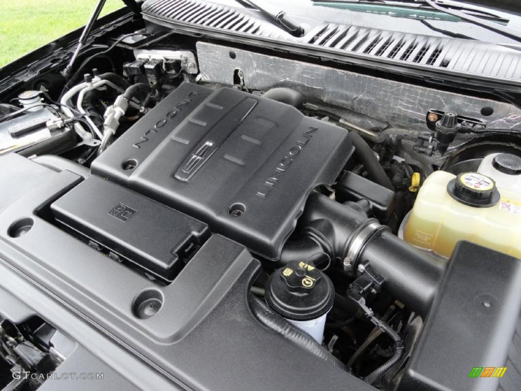 2007 Lincoln Navigator Luxury 4x4 5.4 Liter SOHC 24-Valve VVT V8 Engine Photo #48913558