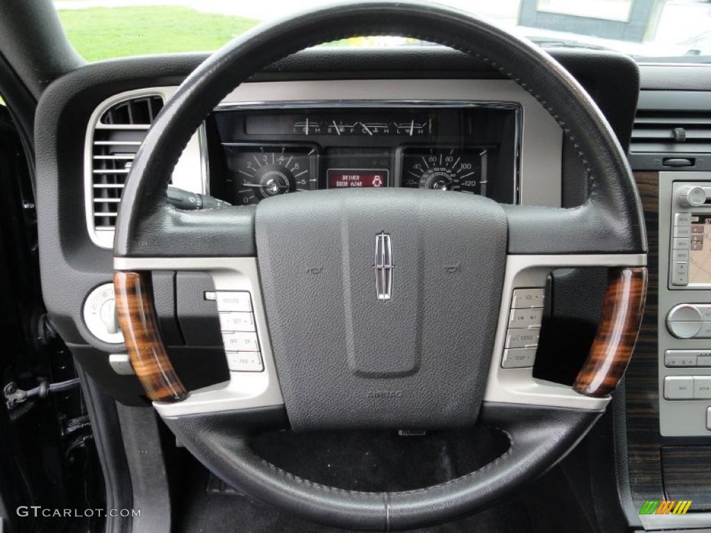 2007 Navigator Luxury 4x4 - Black / Charcoal photo #19