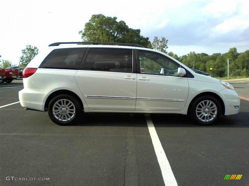 2007 Sienna XLE Limited - Arctic Frost Pearl White / Taupe photo #17