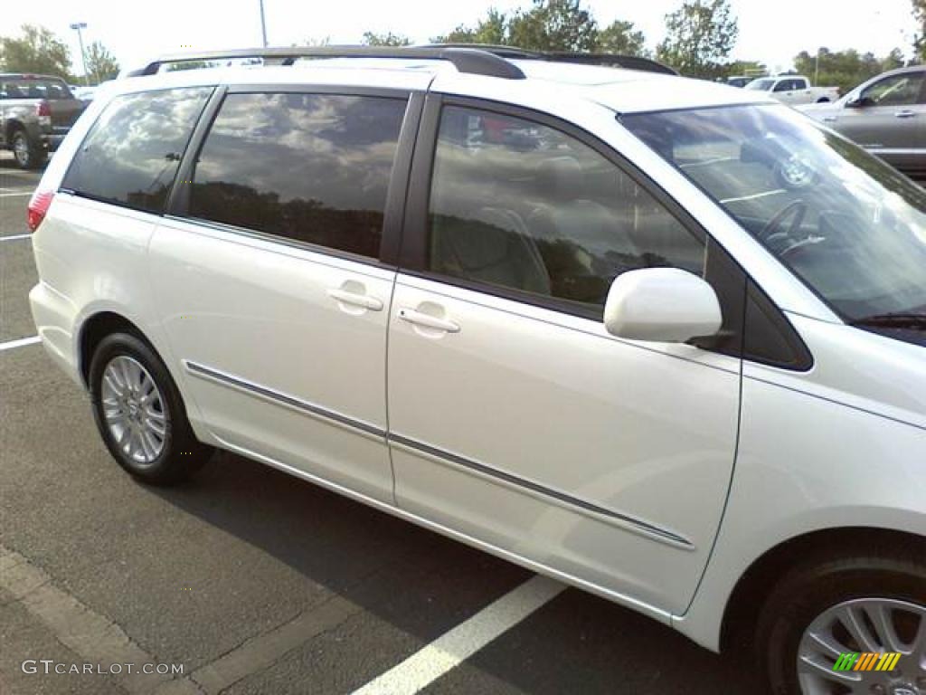 2007 Sienna XLE Limited - Arctic Frost Pearl White / Taupe photo #21