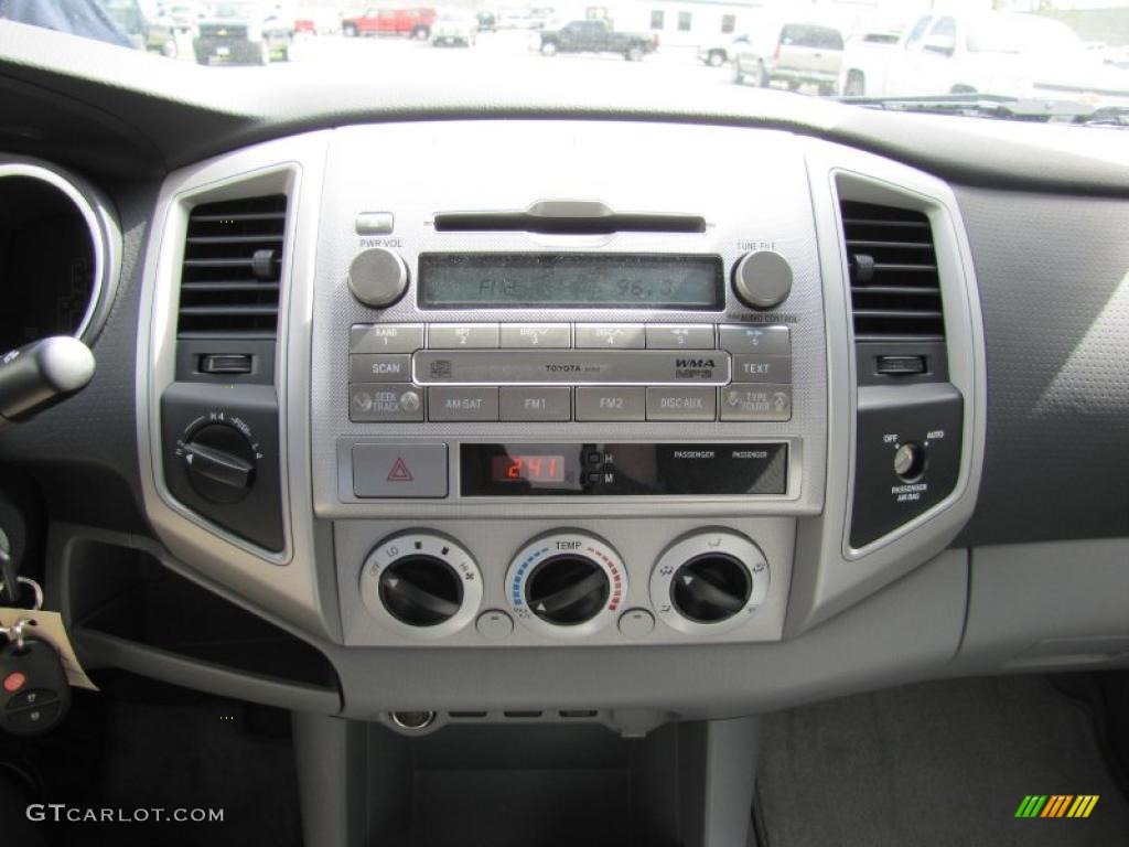 2011 Toyota Tacoma SR5 Access Cab 4x4 Controls Photo #48919983