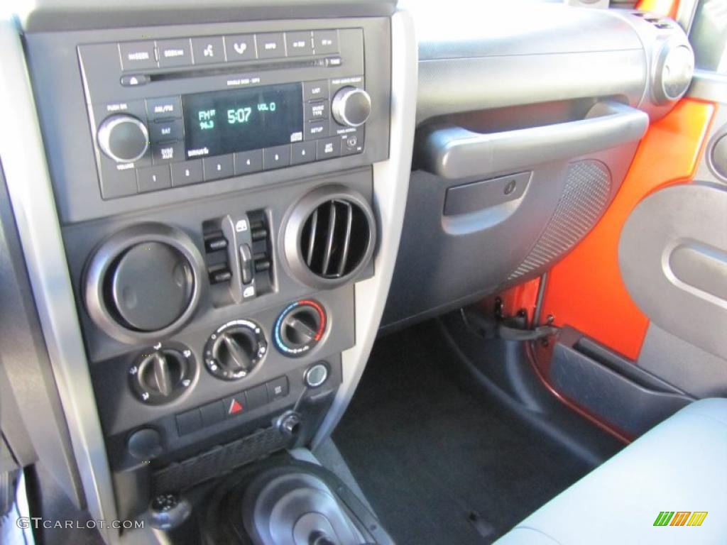 2009 Jeep Wrangler Unlimited X 4x4 Controls Photo #48920343