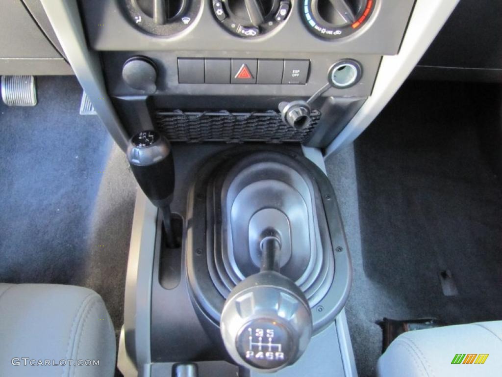 2009 Jeep Wrangler Unlimited X 4x4 6 Speed Manual Transmission Photo #48920367
