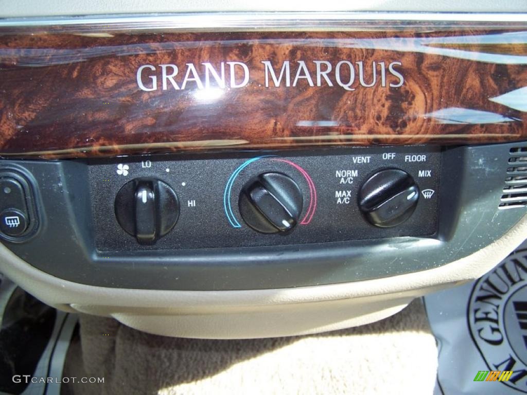 2004 Grand Marquis GS - Vibrant White / Medium Parchment photo #24