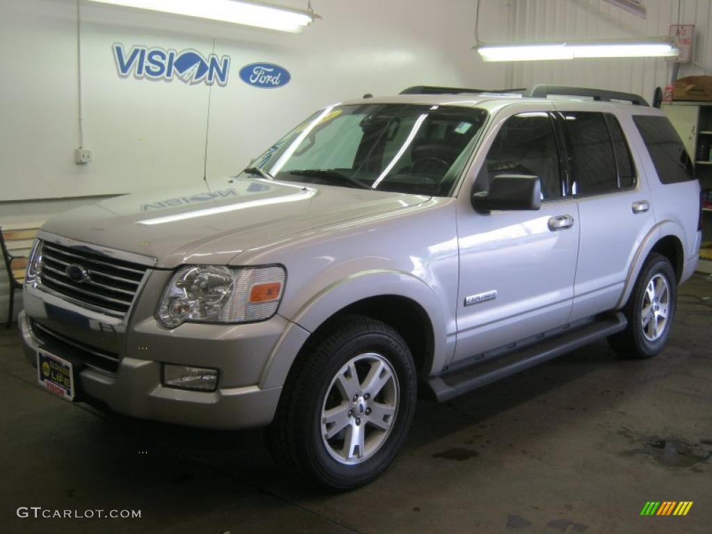 2008 Explorer XLT 4x4 - Silver Birch Metallic / Black/Stone photo #1