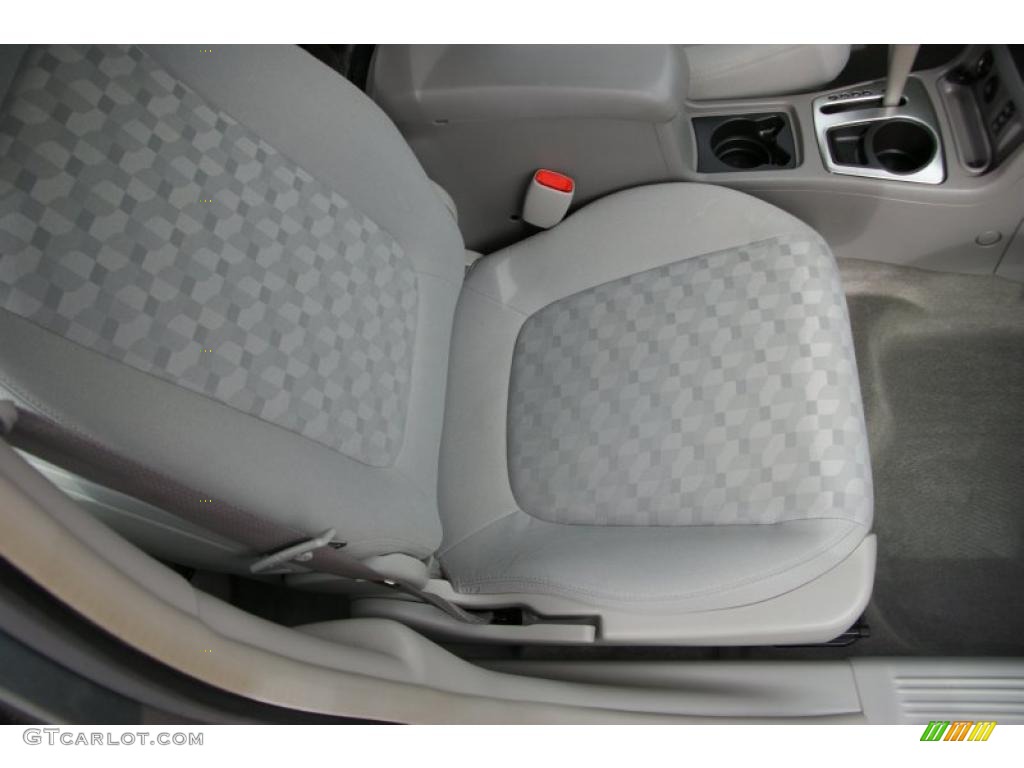 2005 Malibu Maxx LS Wagon - Medium Gray Metallic / Gray photo #15