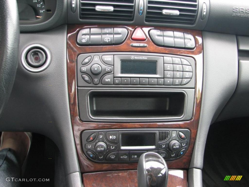 2003 C 320 4Matic Wagon - Black / Charcoal photo #12