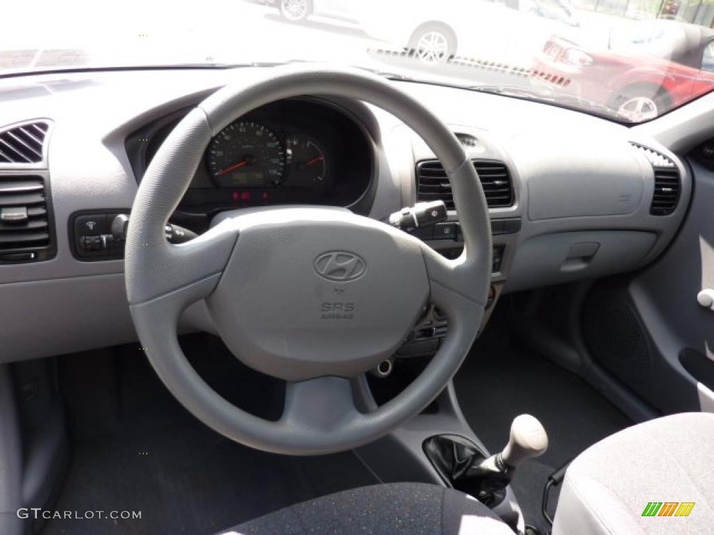 2003 Hyundai Accent GL Coupe Gray Dashboard Photo #48933274