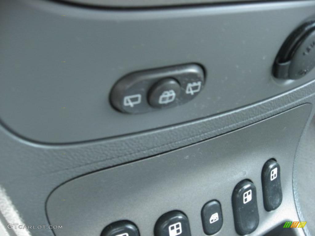 2007 HHR LT - Majestic Amethyst Metallic / Gray photo #30