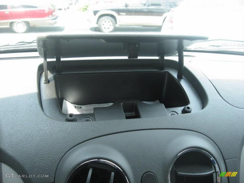 2007 HHR LT - Majestic Amethyst Metallic / Gray photo #37