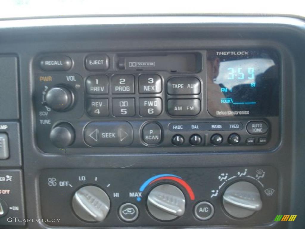 1997 Chevrolet C/K C1500 Extended Cab Controls Photo #48936907