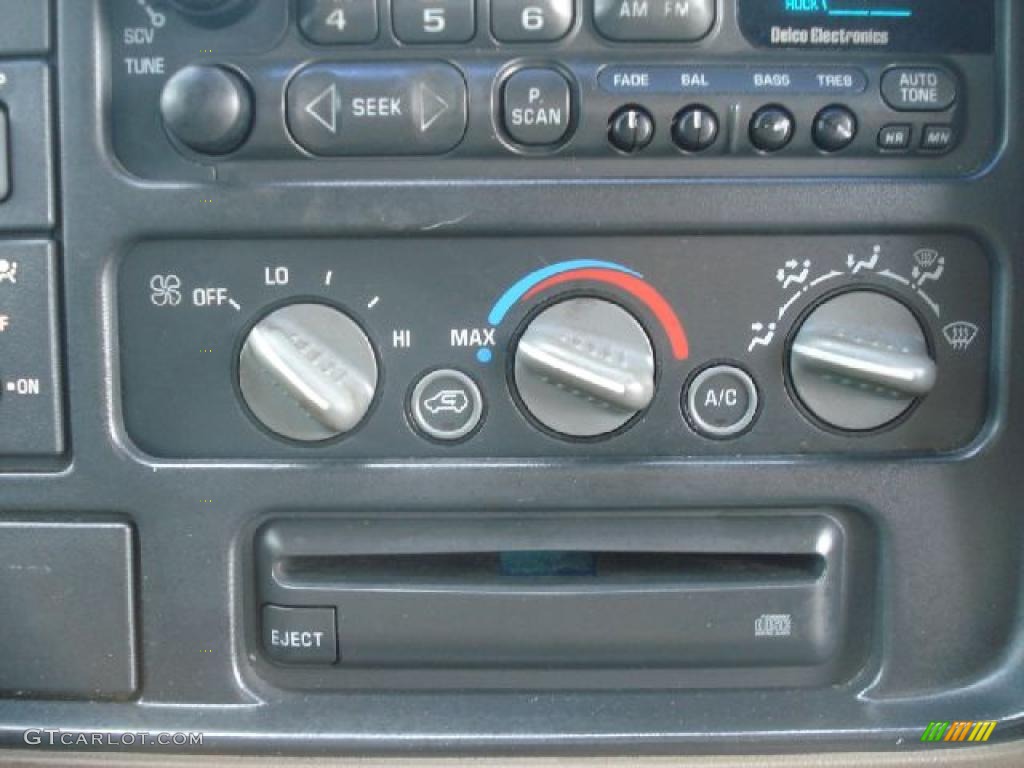 1997 Chevrolet C/K C1500 Extended Cab Controls Photo #48936922