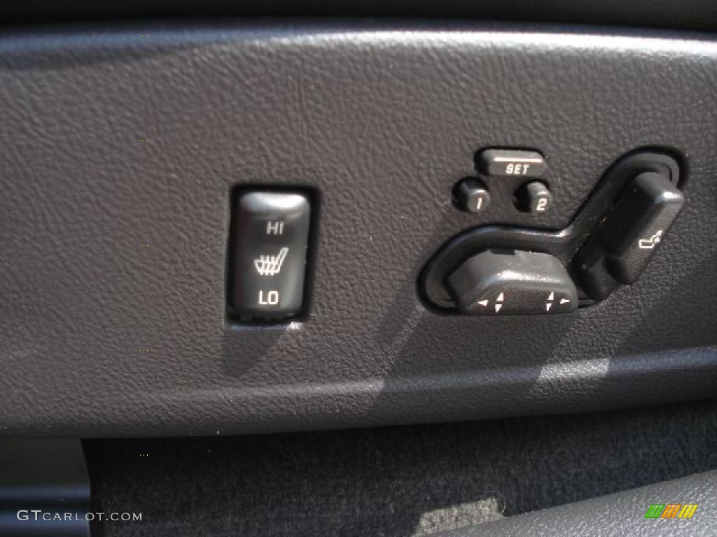 2003 Chevrolet SSR Standard SSR Model Controls Photo #48937270