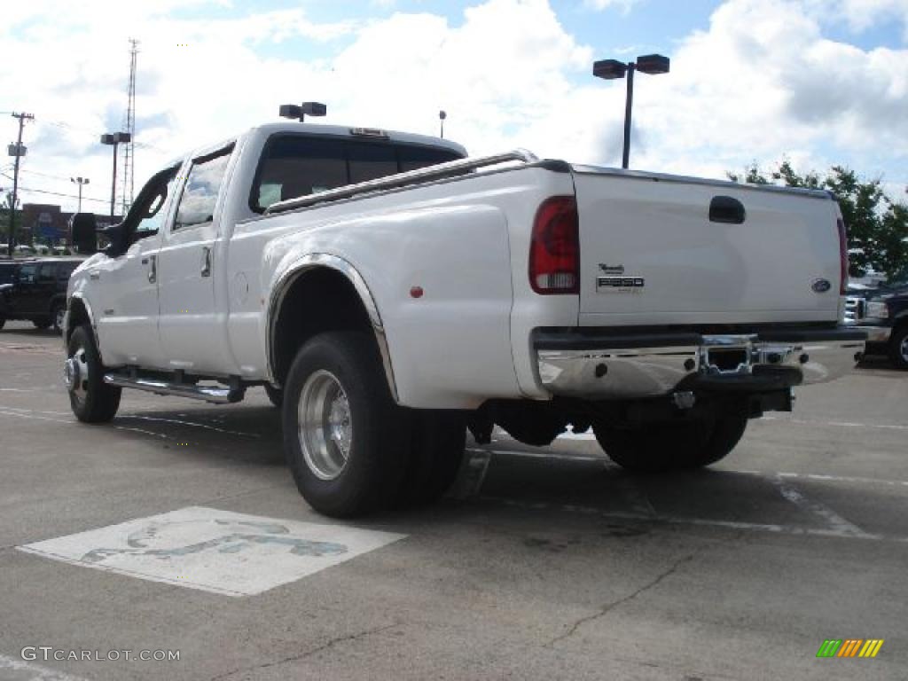 Oxford White 2006 Ford F350 Super Duty Lariat Crew Cab 4x4 Dually Exterior Photo #48937576