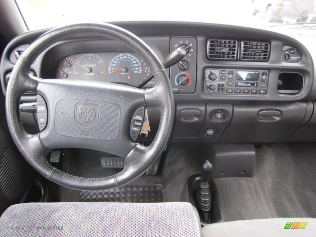 2001 Dodge Ram 2500 SLT Quad Cab 4x4 Mist Gray Dashboard Photo #48940783