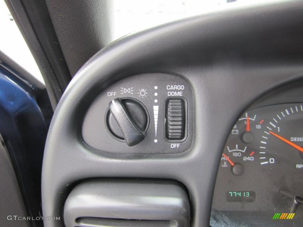 2001 Dodge Ram 2500 SLT Quad Cab 4x4 Controls Photo #48940873