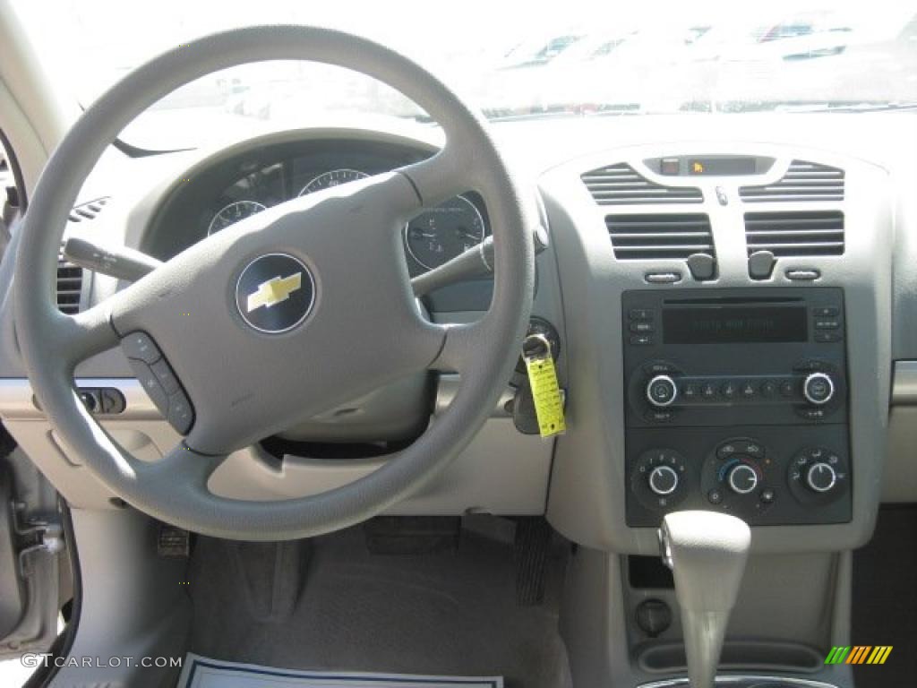 2007 Malibu LS Sedan - Silverstone Metallic / Titanium Gray photo #4