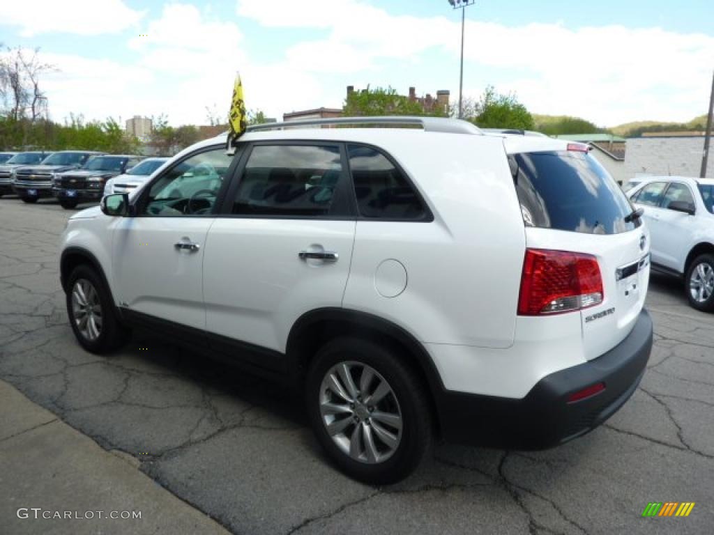 2011 Sorento LX V6 AWD - Snow White Pearl / Beige photo #7