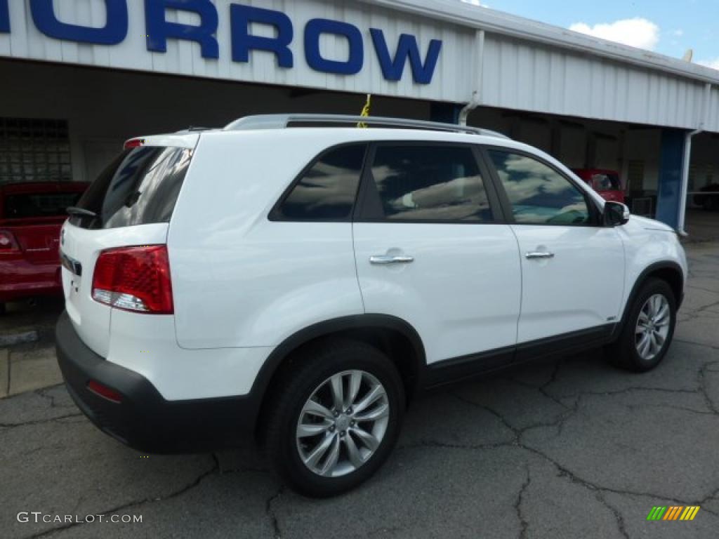 2011 Sorento LX V6 AWD - Snow White Pearl / Beige photo #10