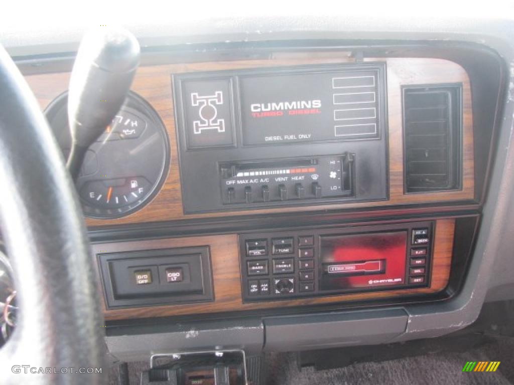 1992 Dodge Ram 250 Extended Cab 4x4 Controls Photo #48945308